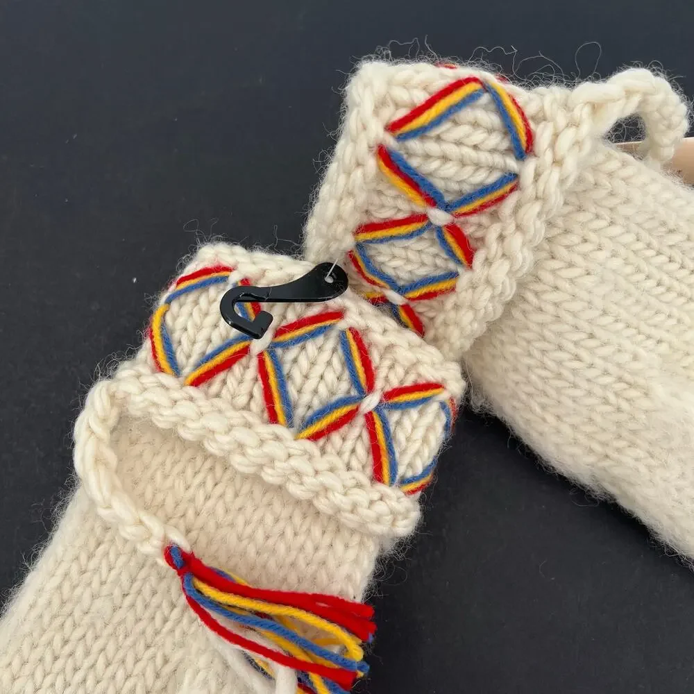 Lovikka Mittens Women’s Hand Knitted Scandinavian Wool Mittens